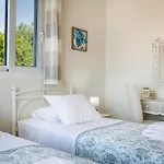 Seabreeze Villa *